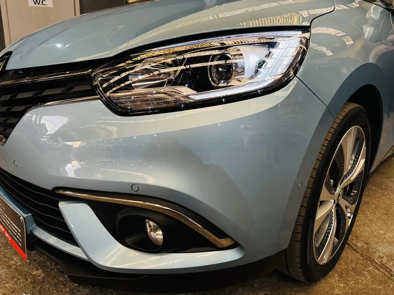 Renault Grand Scenic - 11