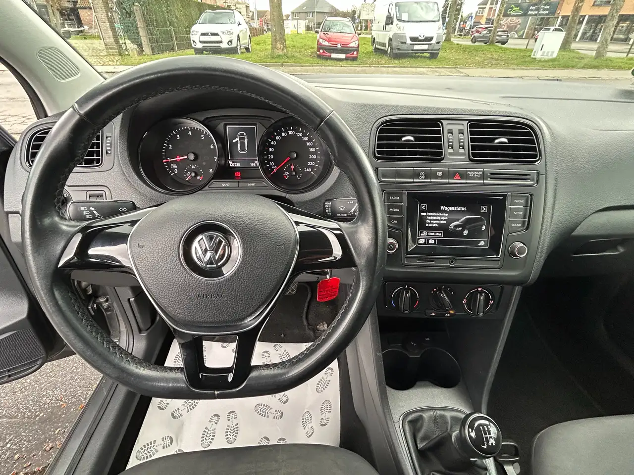 Volkswagen Polo - 11