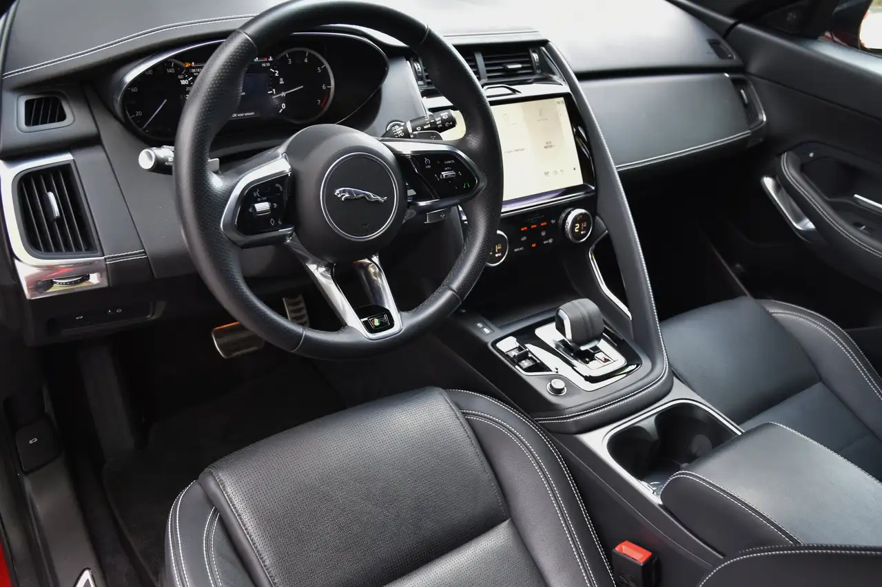 Jaguar E-Pace - 4
