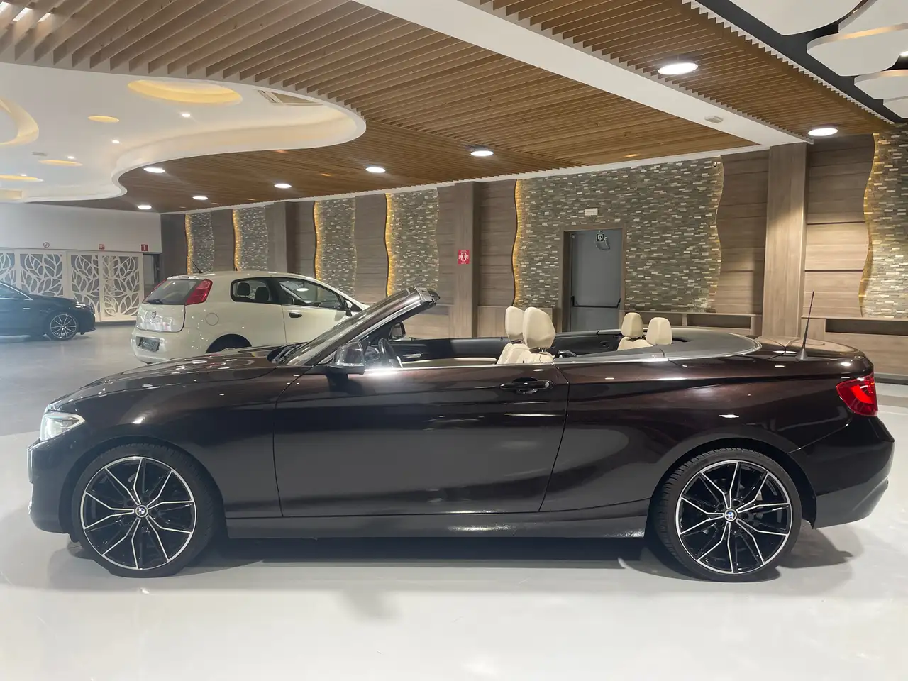 BMW 218 - 6
