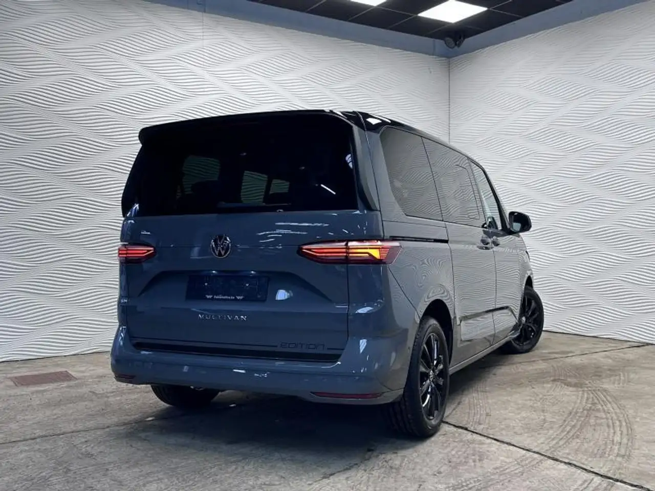 Volkswagen T7 Multivan - 10