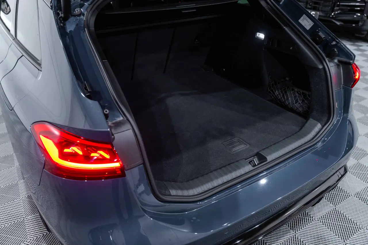 Audi S6 e-tron - 12