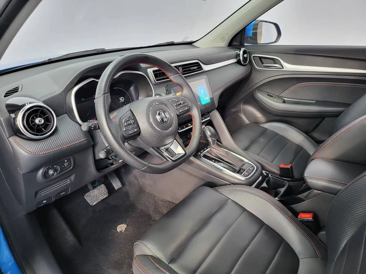MG ZS - 11