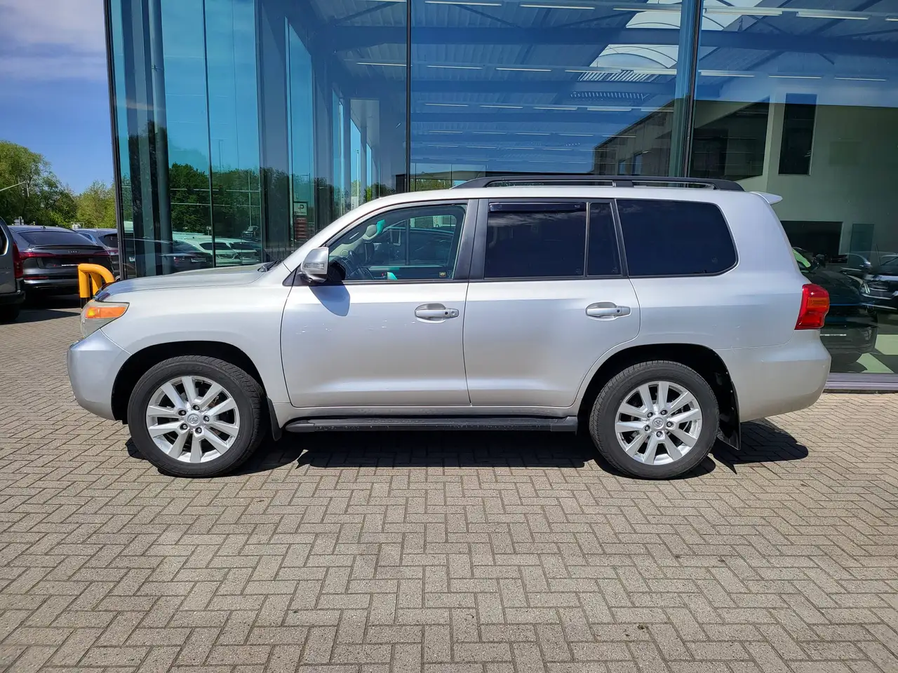 Toyota Land Cruiser - 3