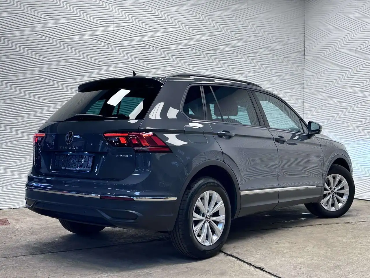 Volkswagen Tiguan - 11