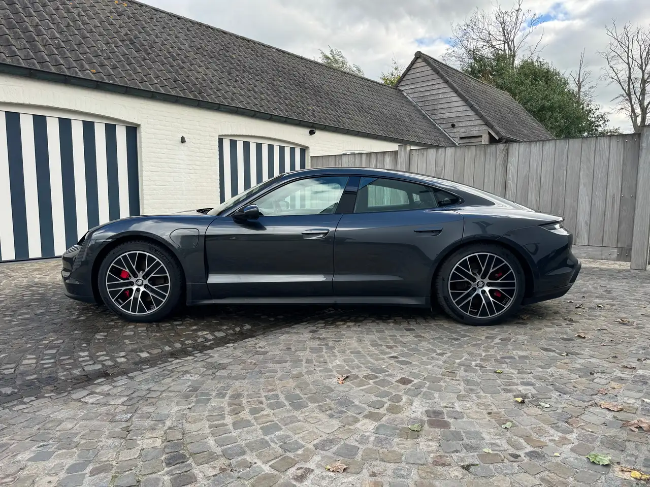 Porsche Taycan - 3