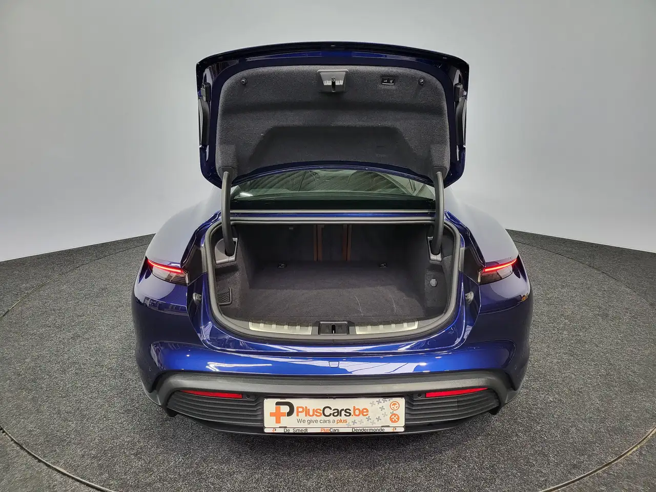 Porsche Taycan - 9
