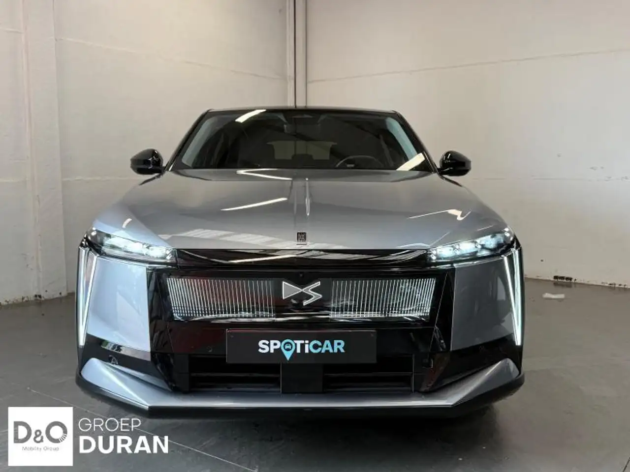 DS Automobiles N°8 - 2