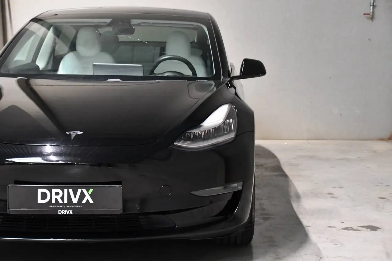 Tesla Model 3 - 7