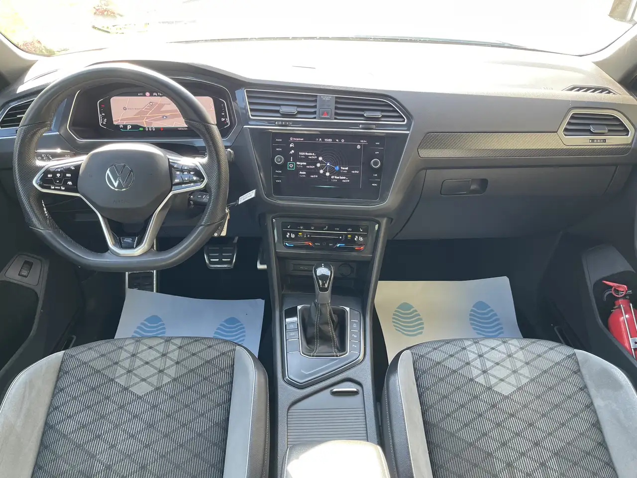 Volkswagen Tiguan - 11