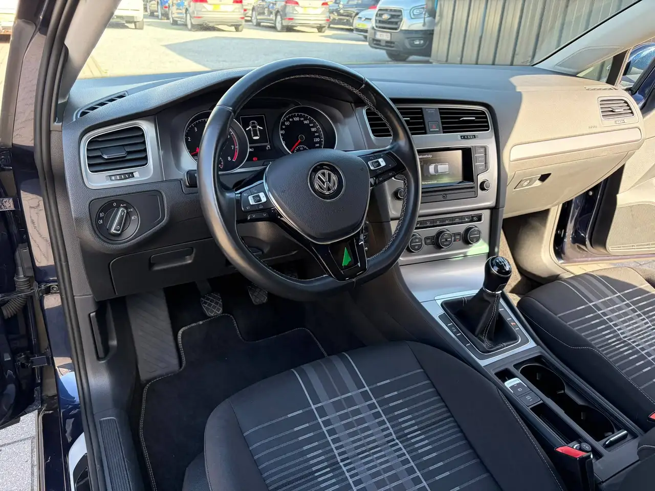 Volkswagen Golf - 12