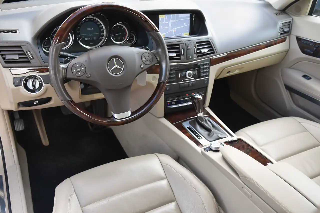 Mercedes-Benz E 220 - 4
