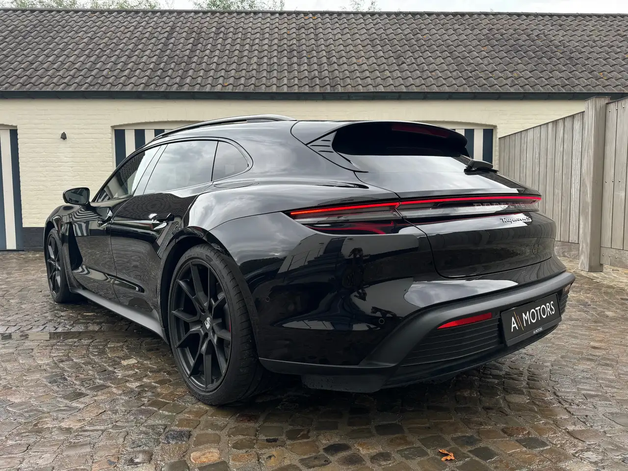 Porsche Taycan - 4