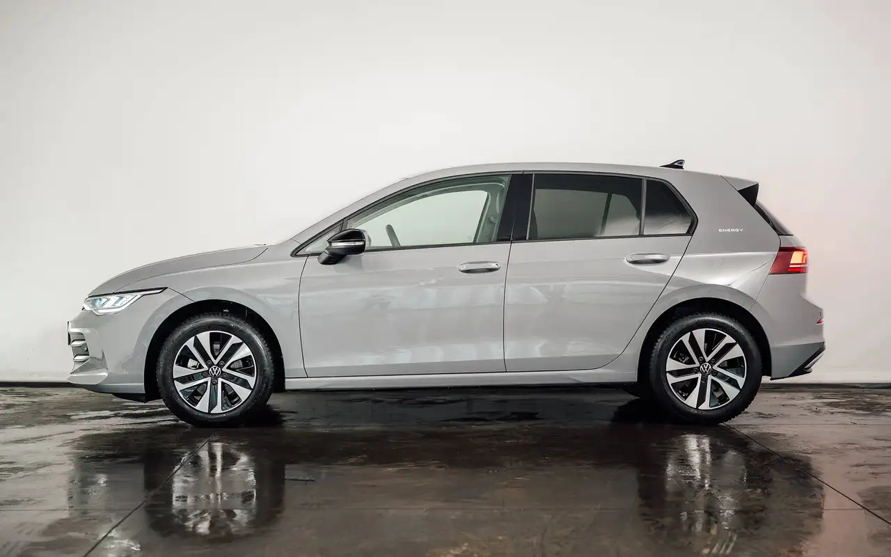 Volkswagen Golf - 2