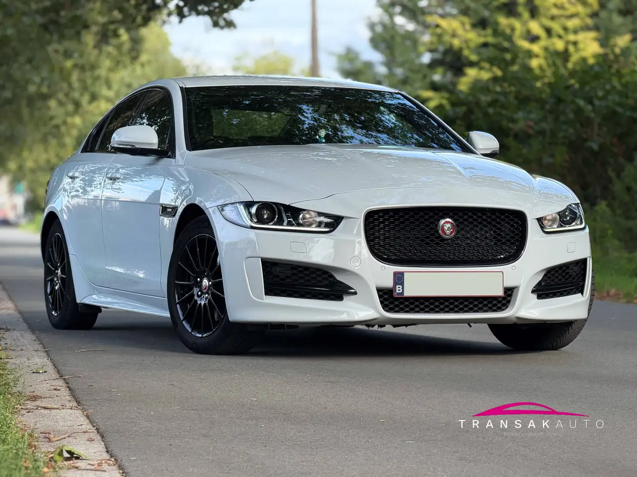 Jaguar XE - 1