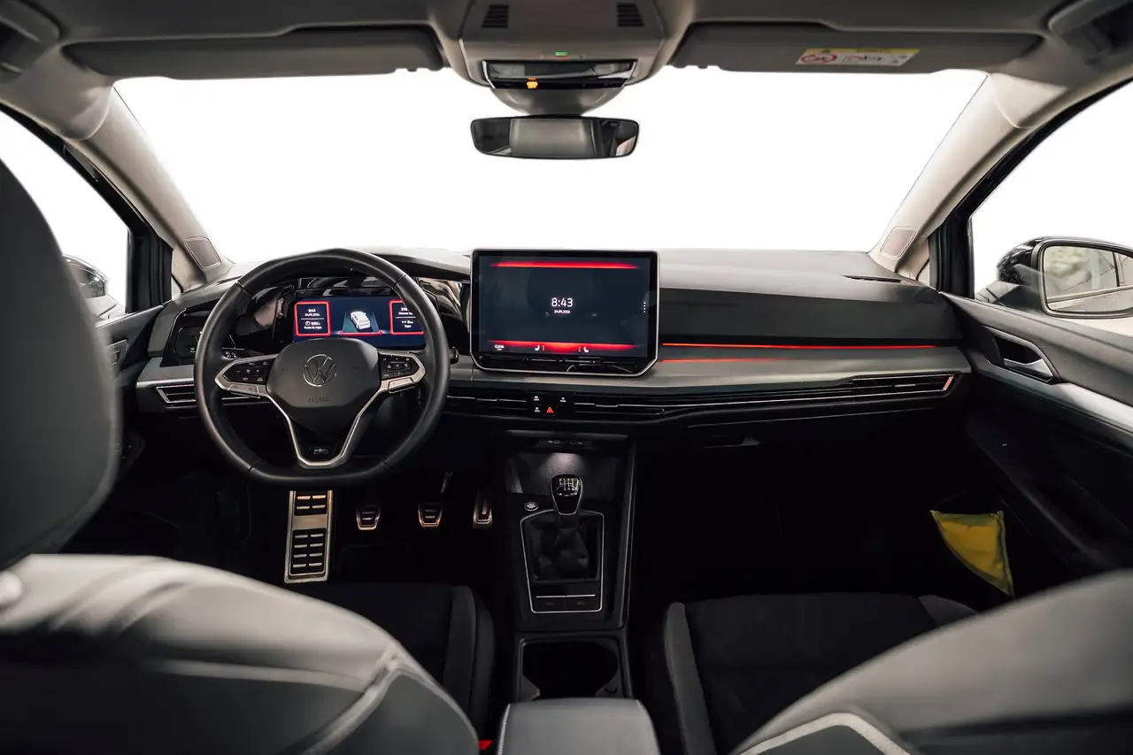 Volkswagen Golf - 11