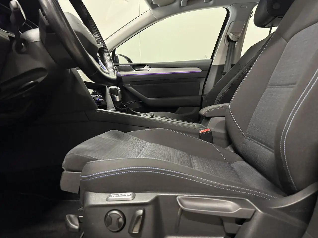 Volkswagen Passat - 9