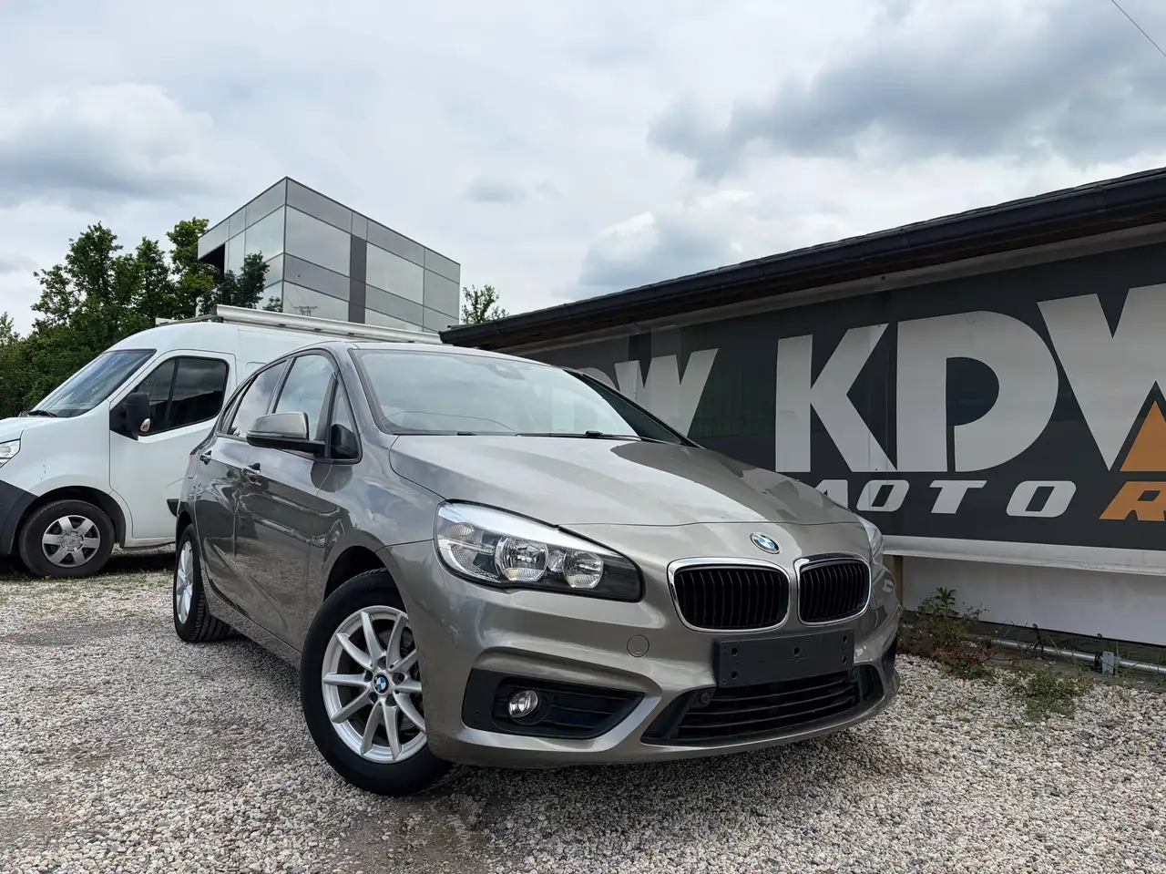 BMW 218 - 1