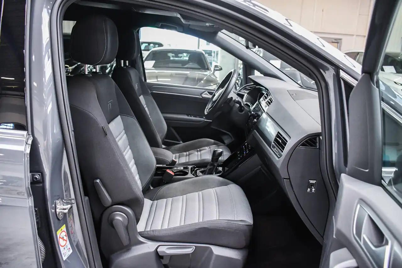 Volkswagen Touran - 6