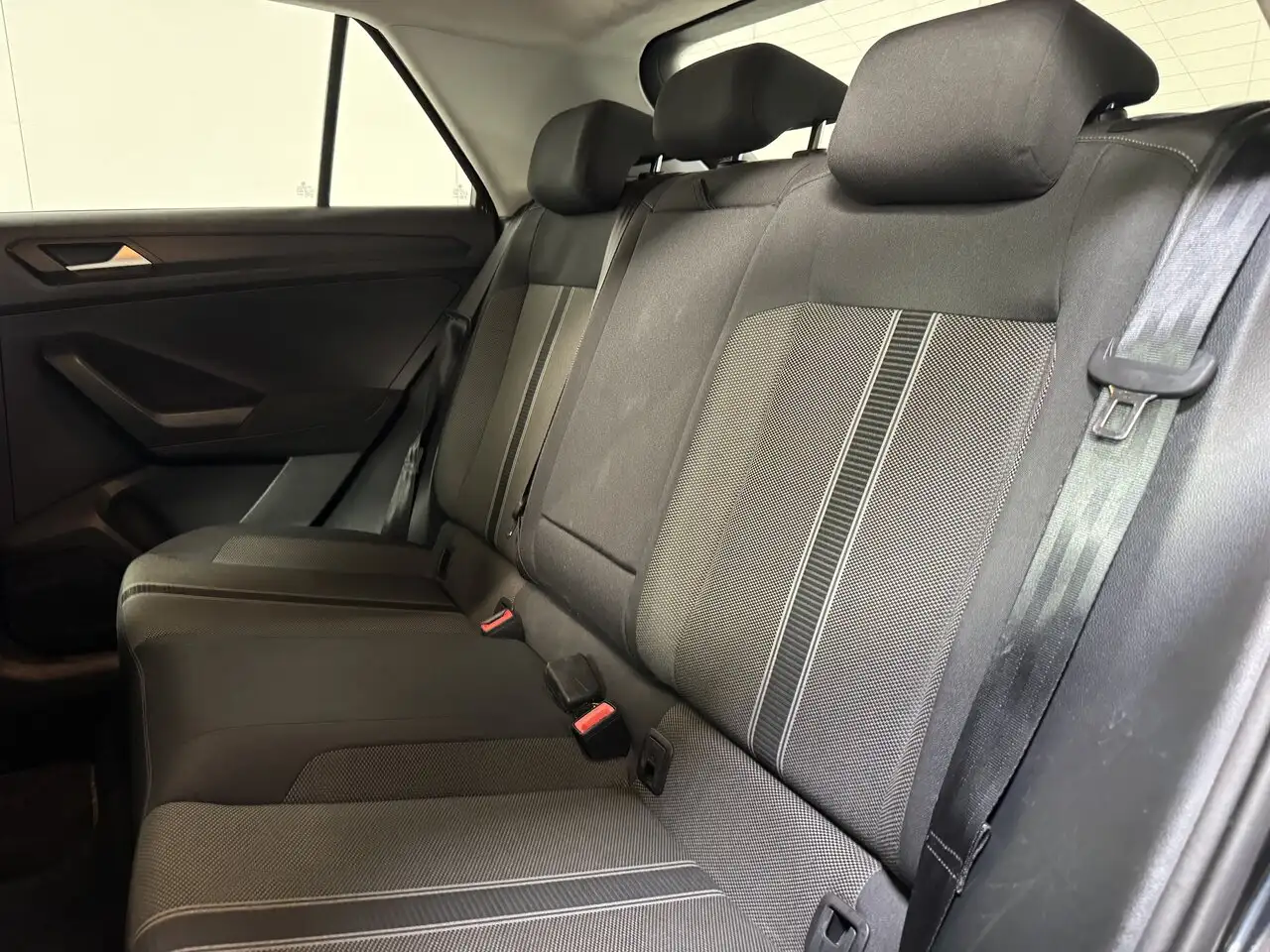 Volkswagen T-Roc - 10