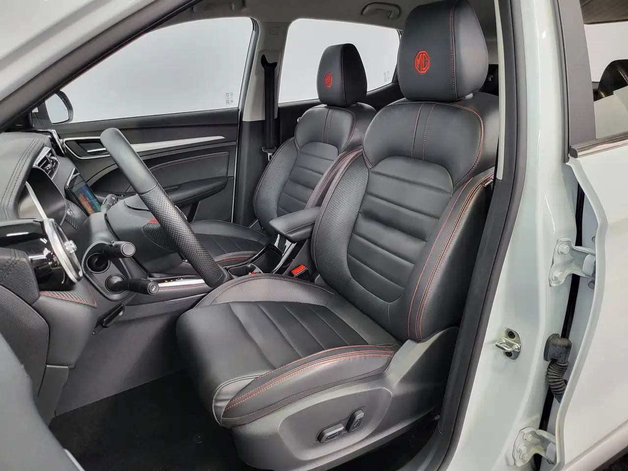 MG ZS - 12