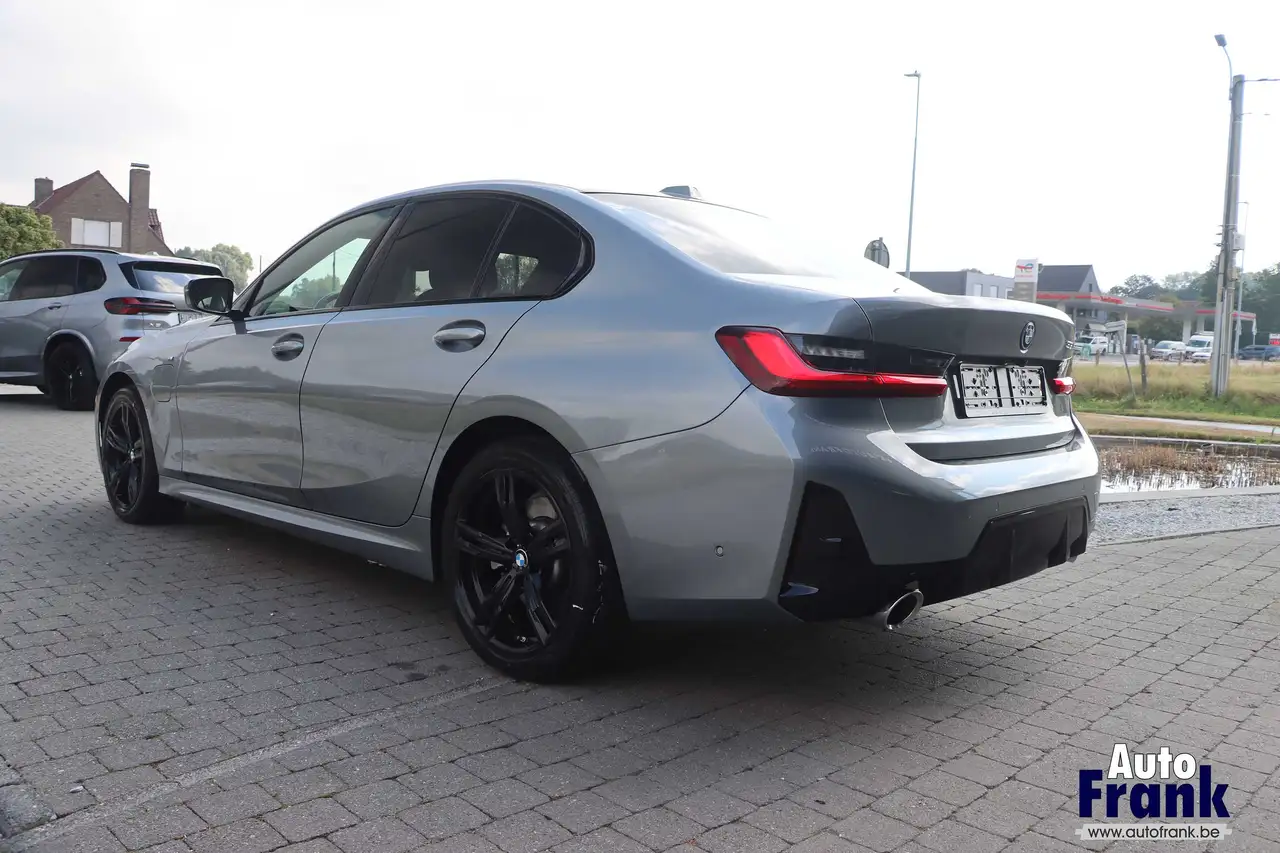 BMW 330 - 5