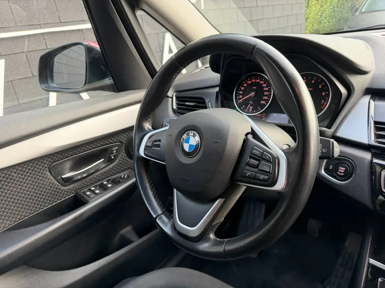 BMW 216 - 11
