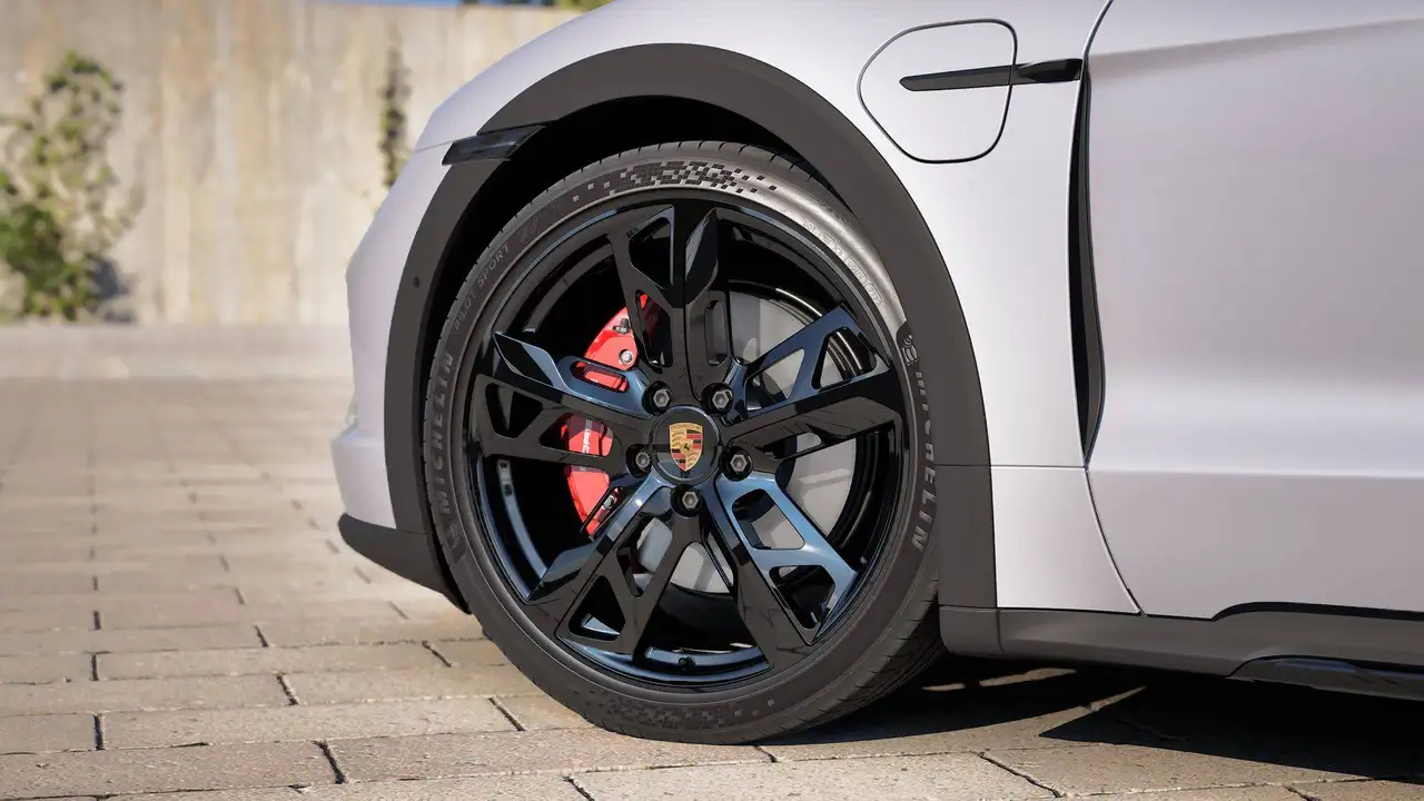 Porsche Taycan - 2