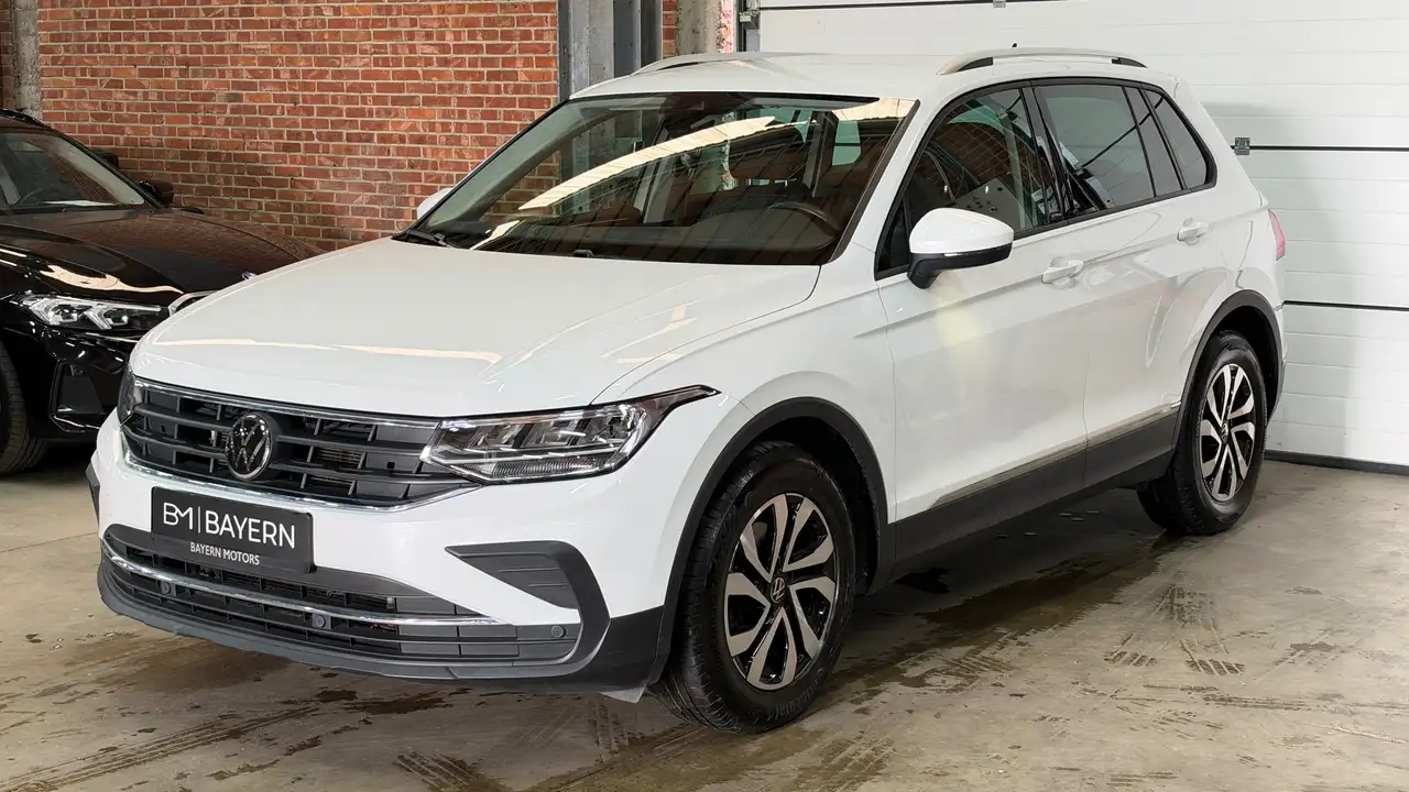 Volkswagen Tiguan - 12