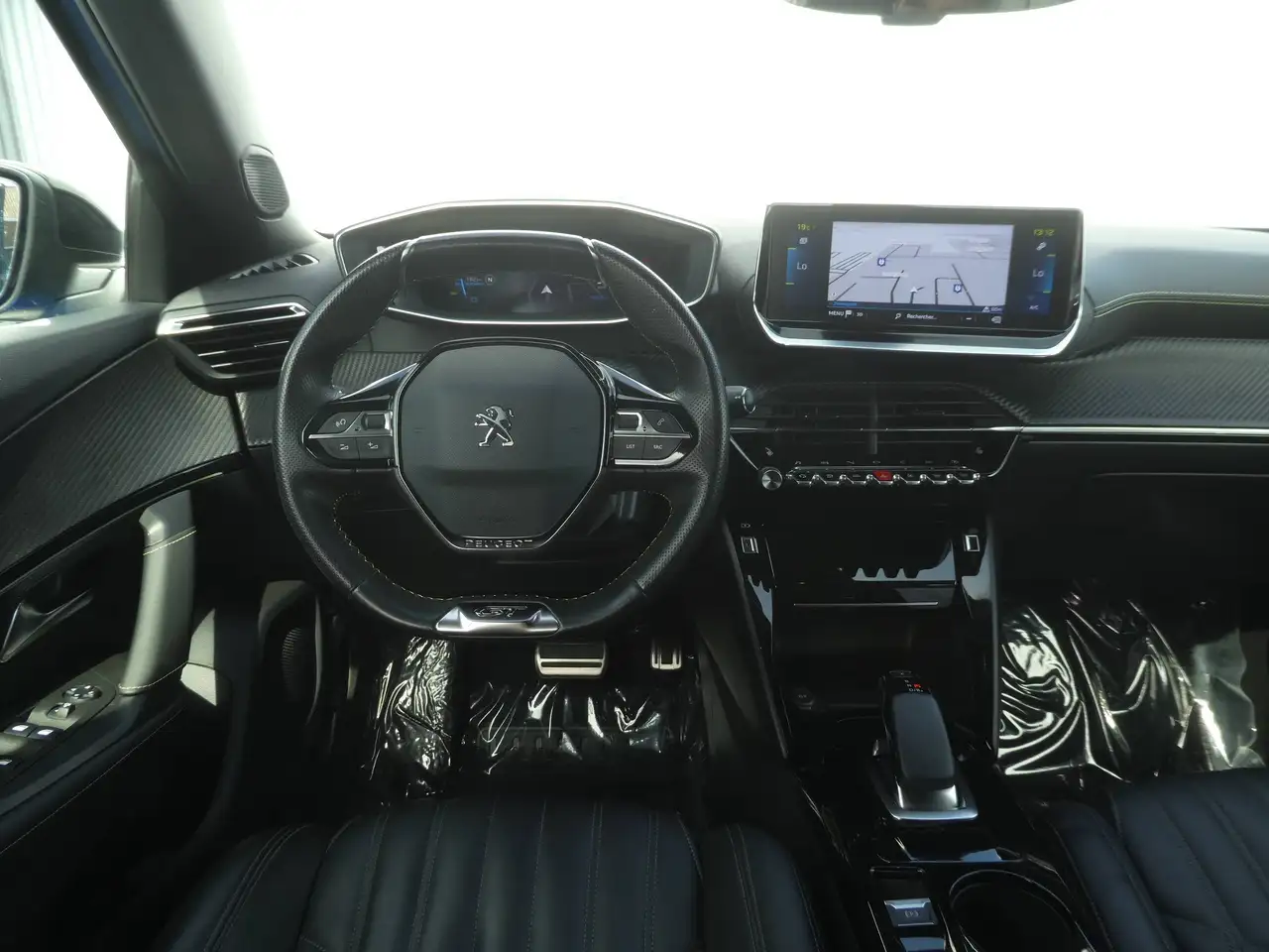 Peugeot e-2008 - 8