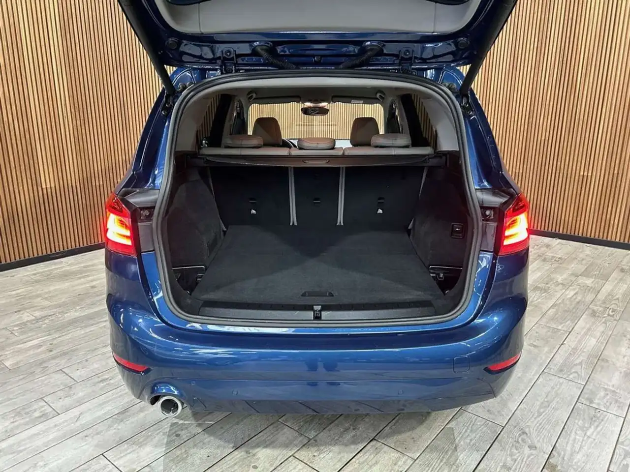 BMW 216 - 12