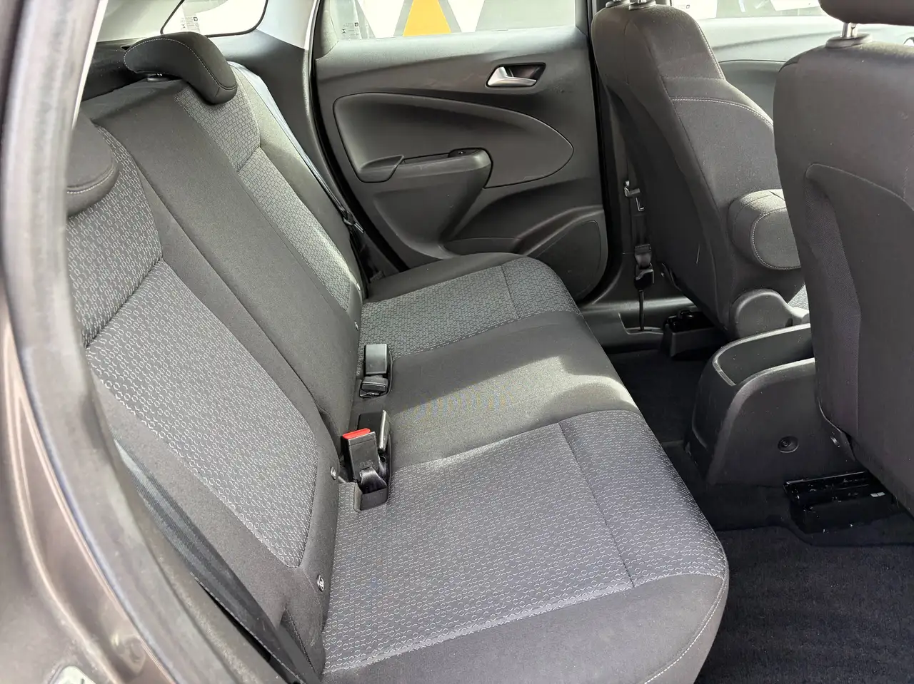 Opel Crossland X - 11