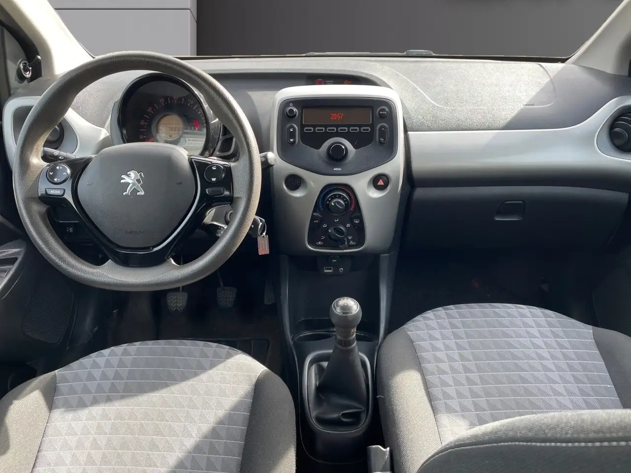 Peugeot 108 - 8