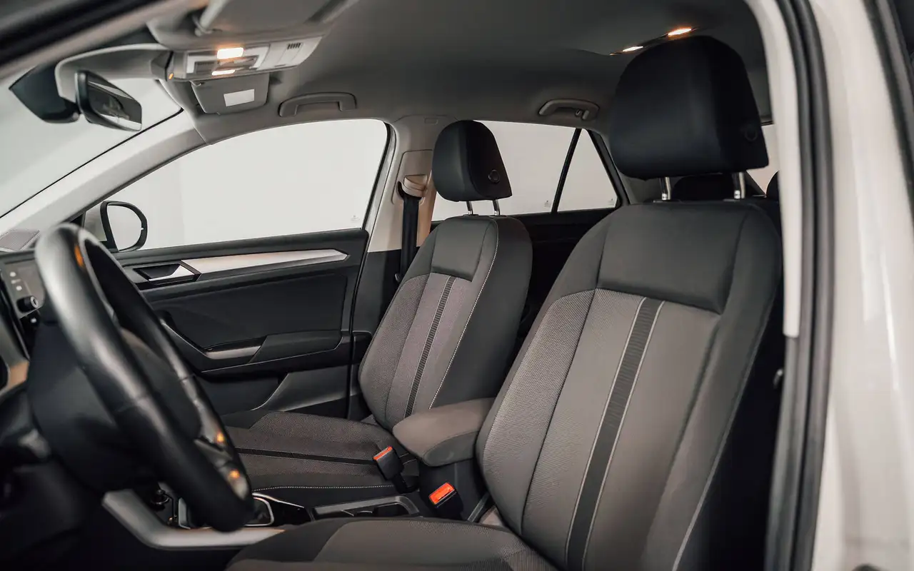 Volkswagen T-Roc - 11
