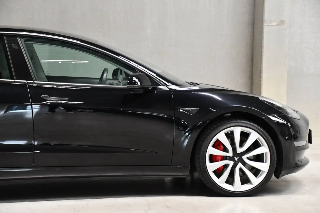 Tesla Model 3 - 10