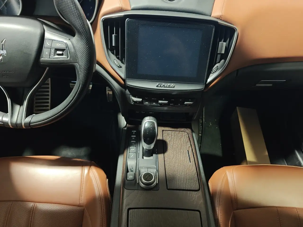 Maserati Ghibli - 12