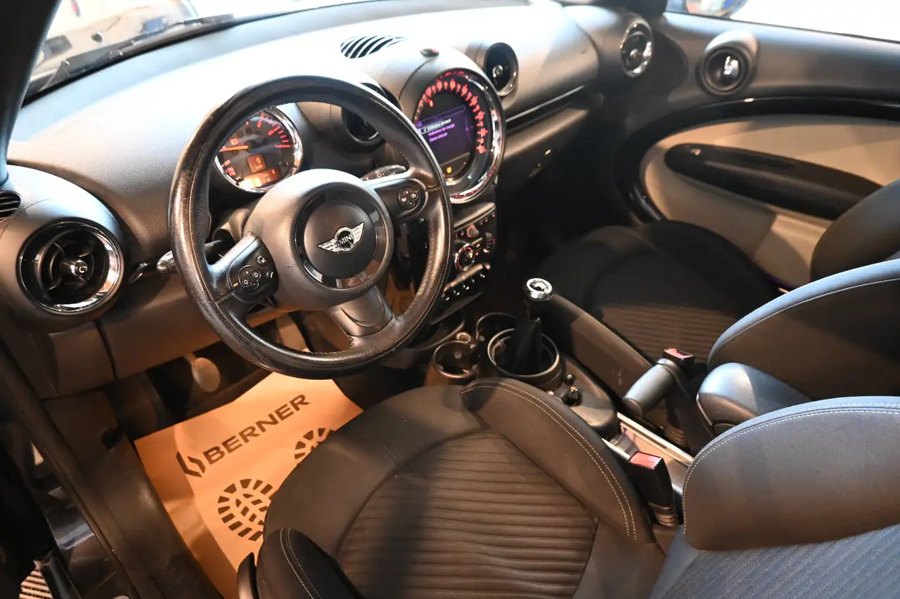 MINI Cooper D Countryman - 12