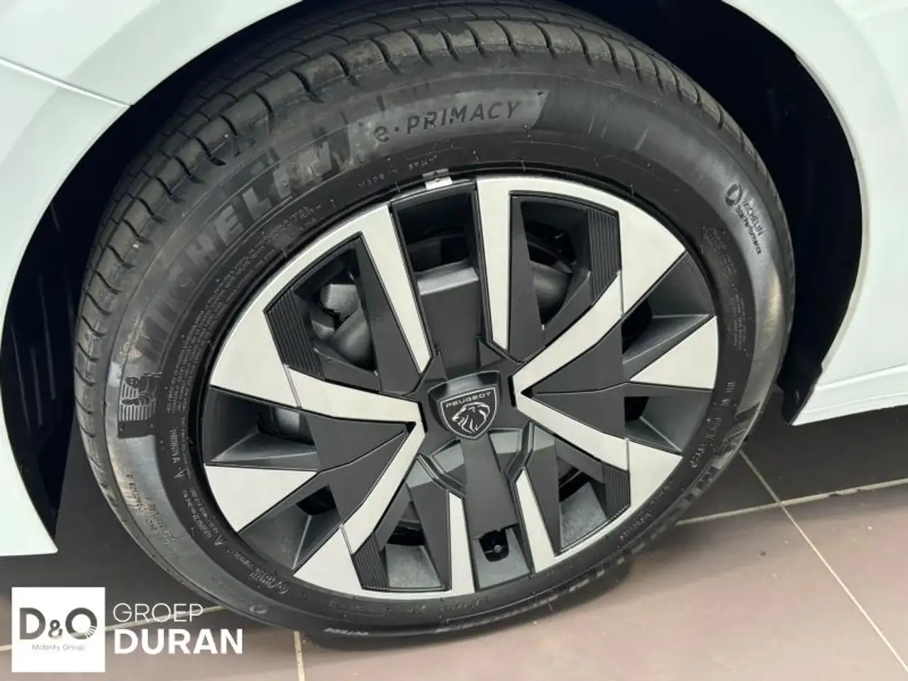 Peugeot 208 - 5