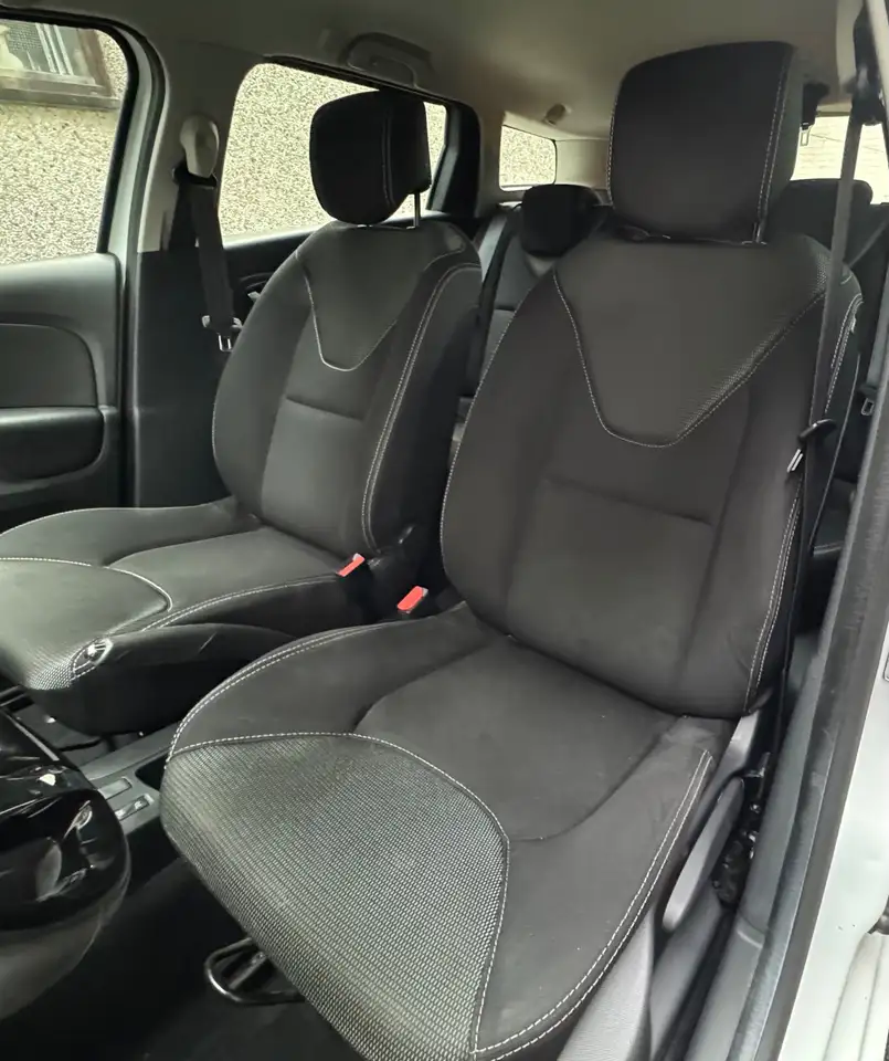 Renault Clio - 11