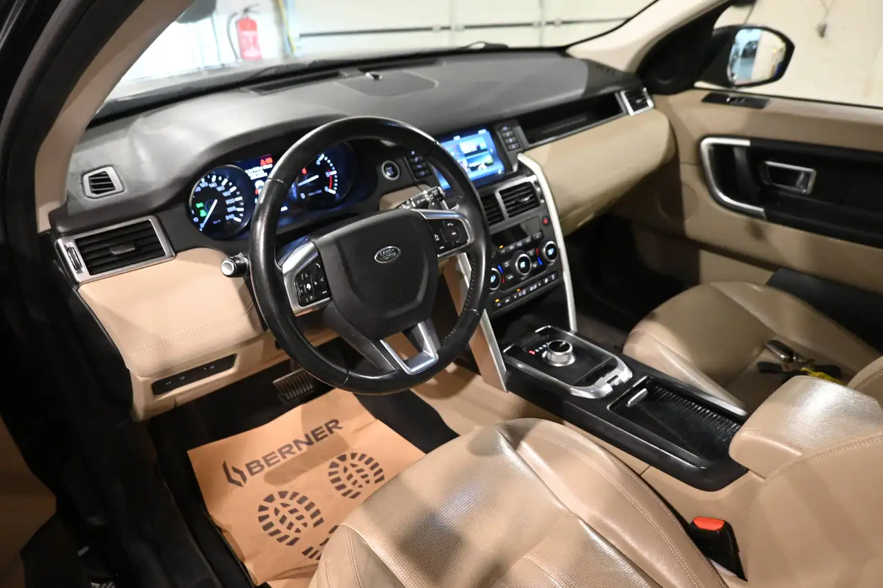 Land Rover Discovery Sport - 12
