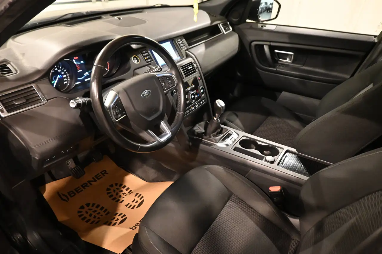 Land Rover Discovery Sport - 12