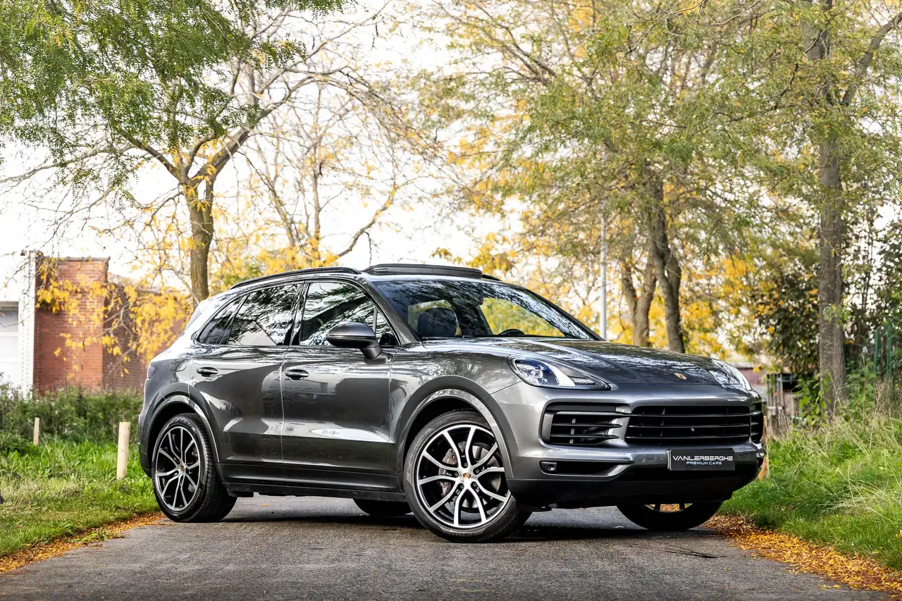 Porsche Cayenne - 1