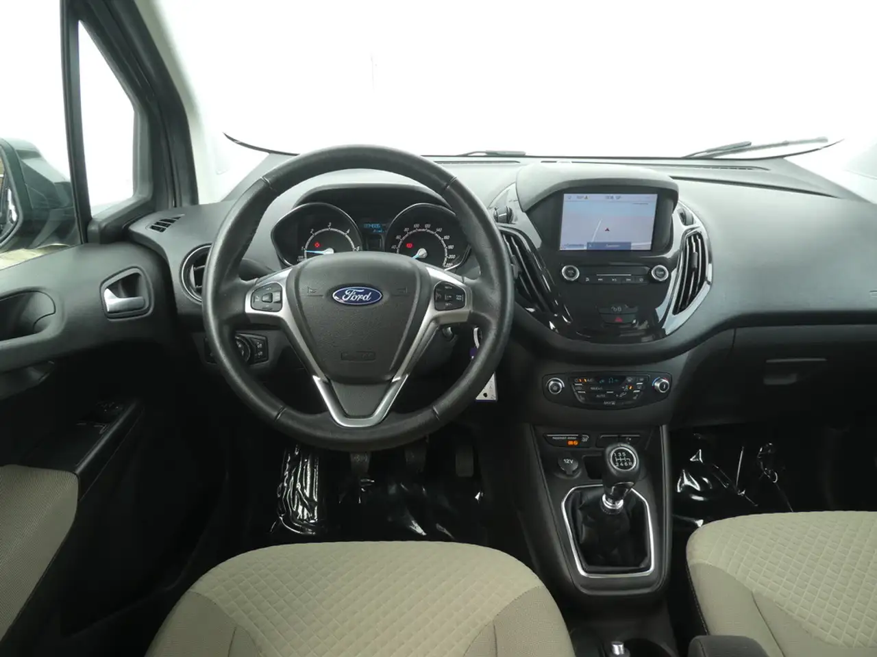 Ford Tourneo Courier - 7