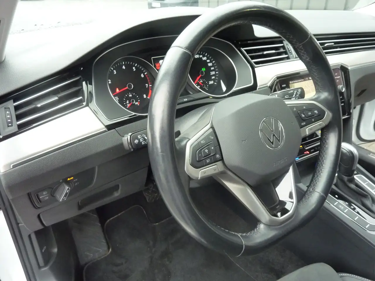 Volkswagen Passat Variant - 11