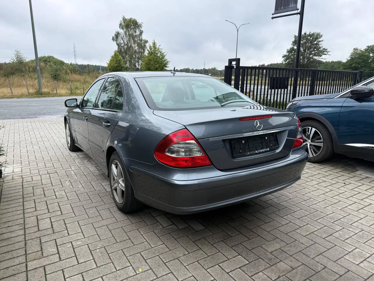 Mercedes-Benz E 200 - 6