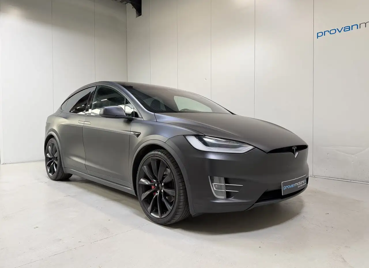 Tesla Model X - 5