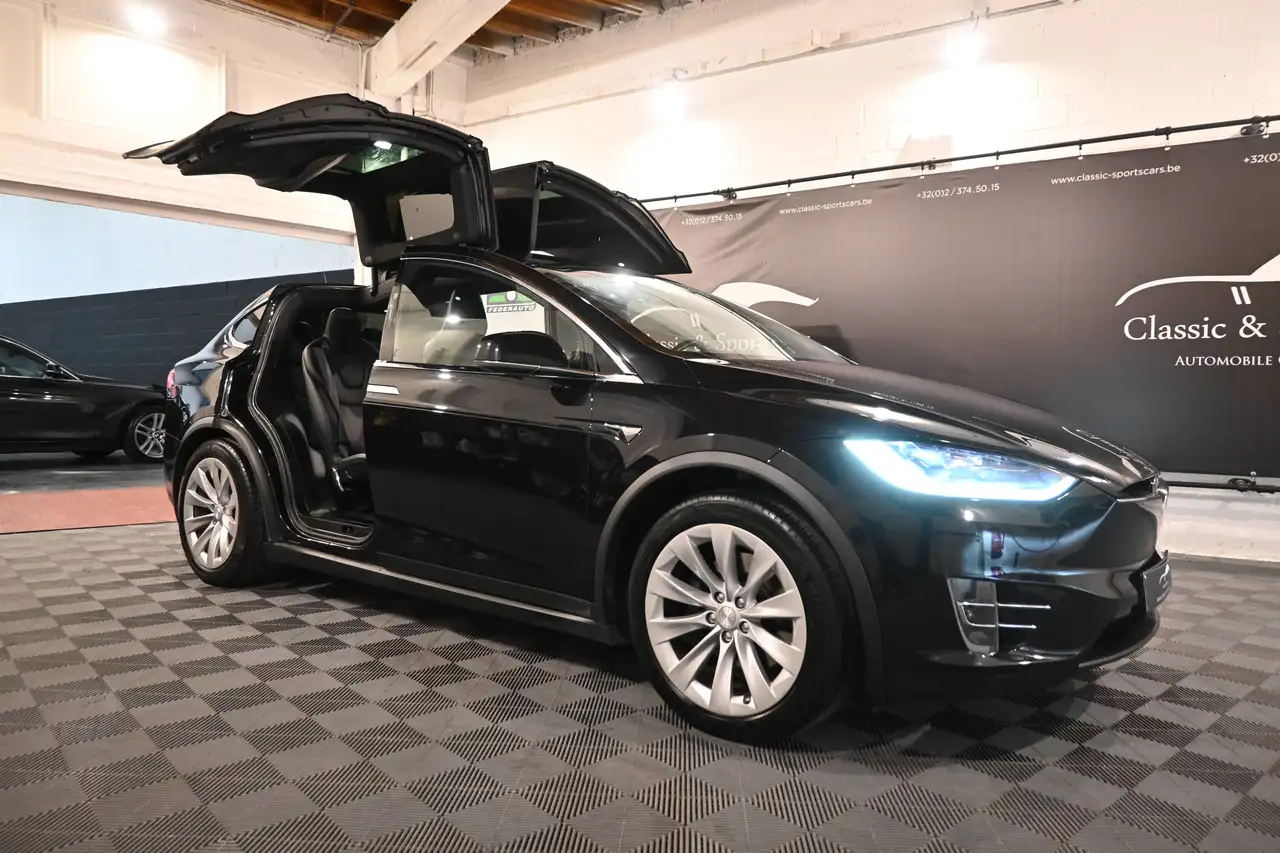 Tesla Model X - 2