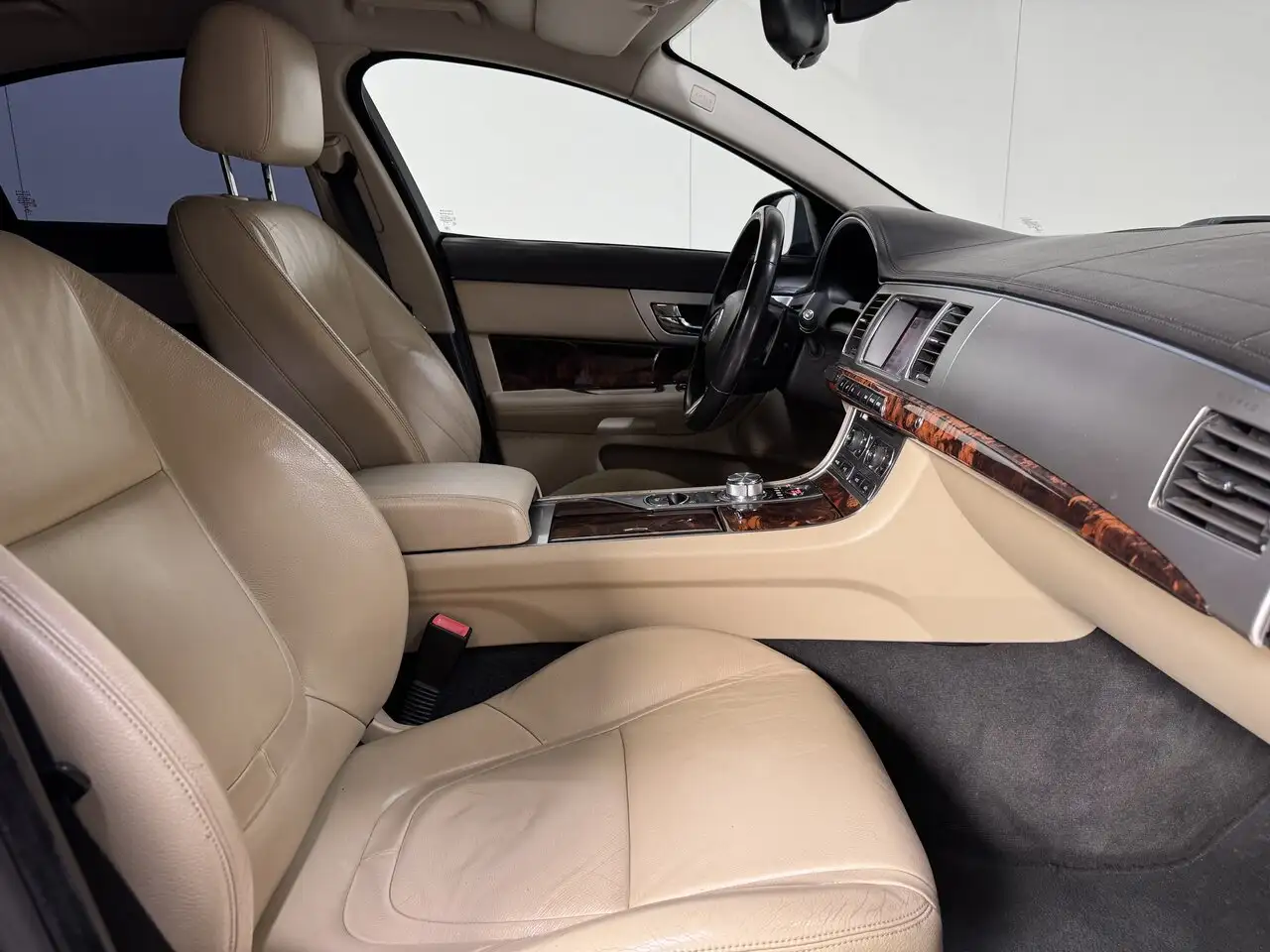 Jaguar XF - 2