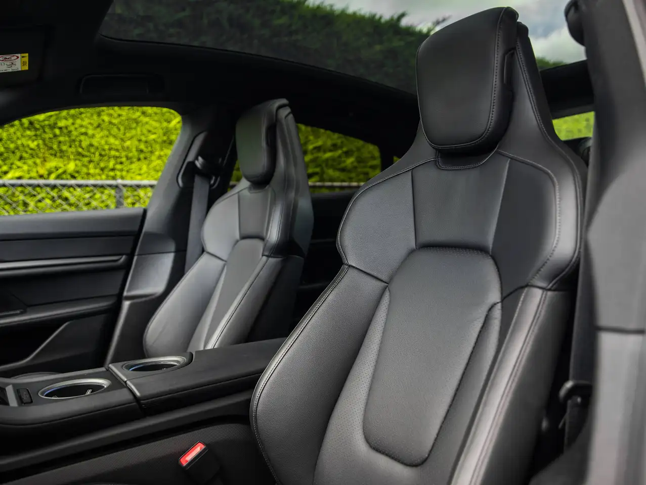 Porsche Taycan - 8
