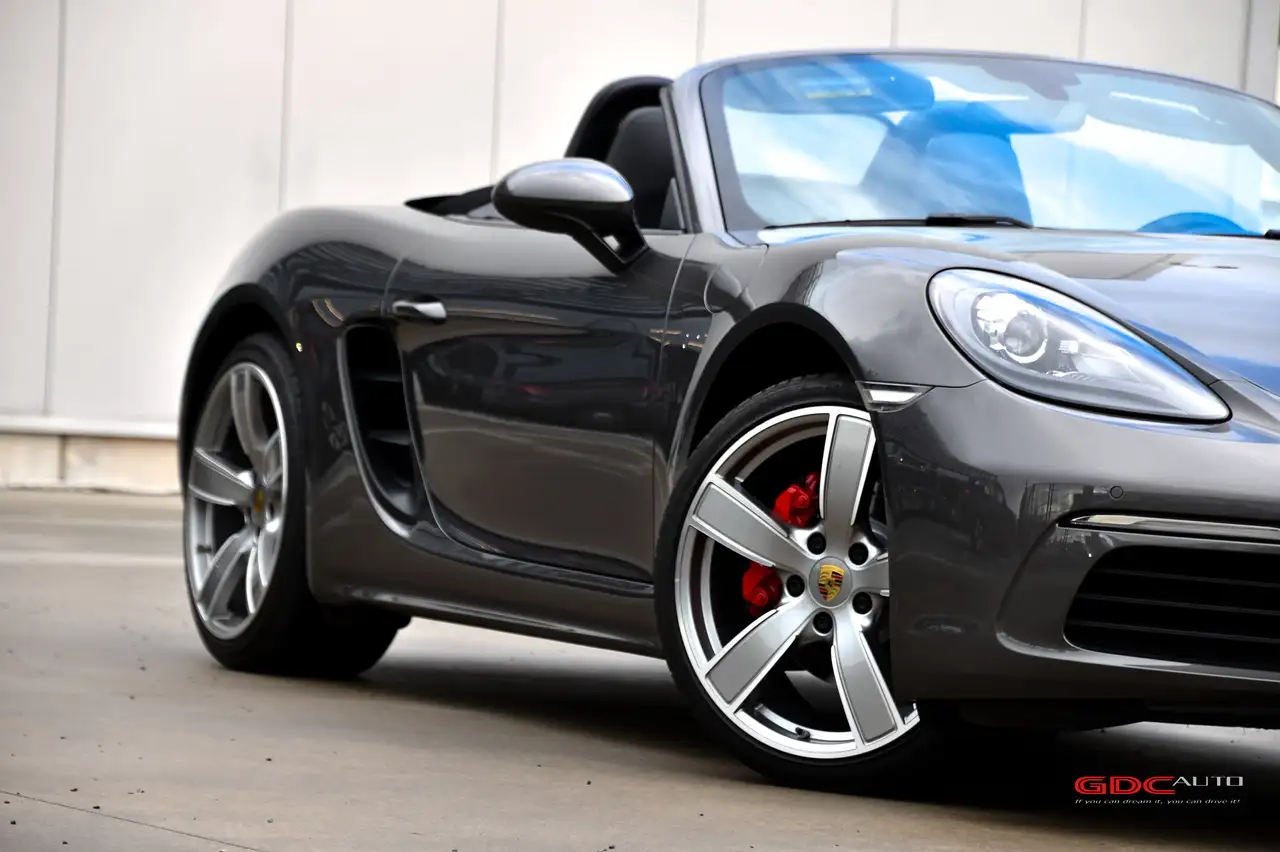 Porsche Boxster - 9